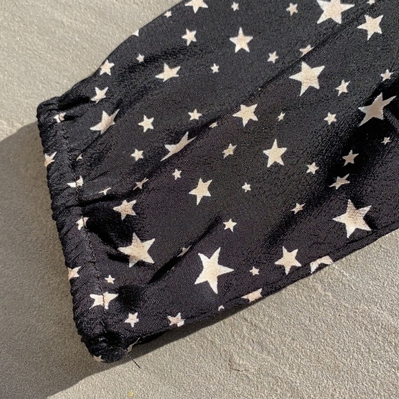 Forever 21 tie front blouse in star prints - Picture 4 of 7